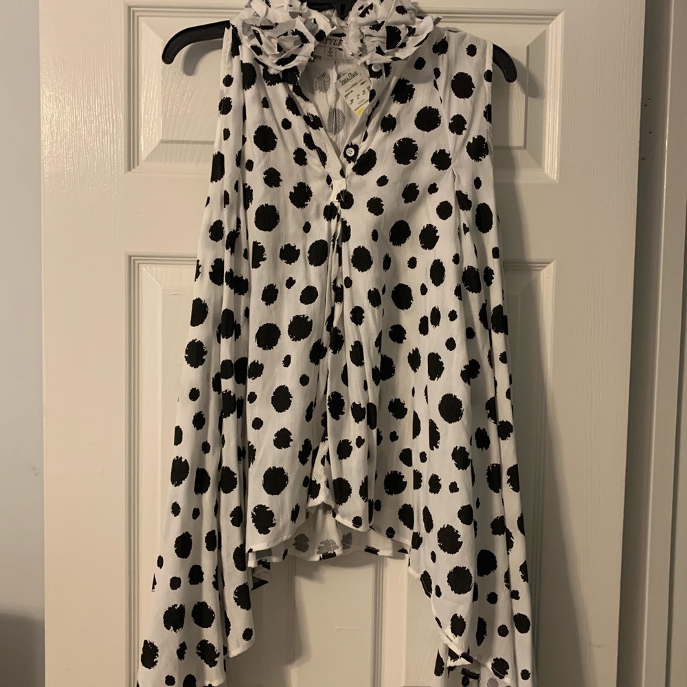Sleeveless top